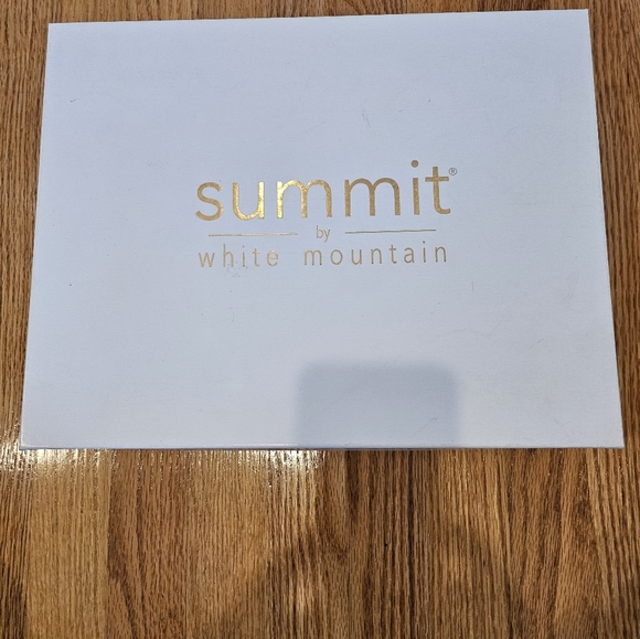 SUMMIT BY WHITE MOUNTAIN | Braxton Perforated Platform Metallic | Size 39 - Picture 10 of 10